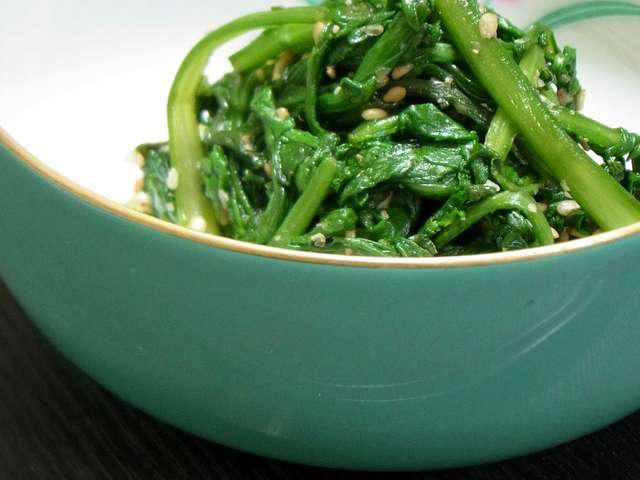 春菊が旬の時期はいつ 冬 名前の由来や選び方 レシピのおすすめなど紹介 ちそう