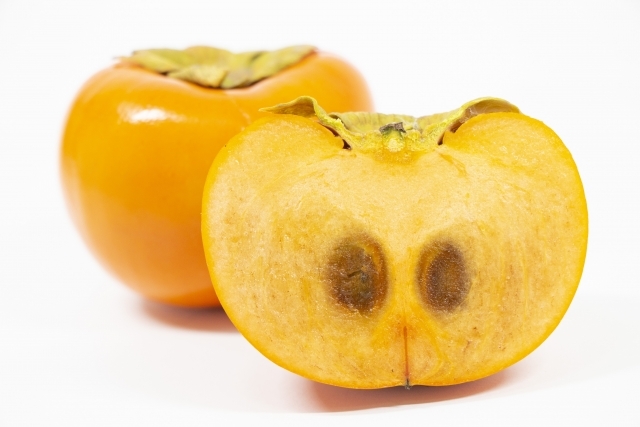 柿の栄養素と効能は 葉 皮にも豊富 食べ方のコツや食べ過ぎの注意点も紹介 ちそう