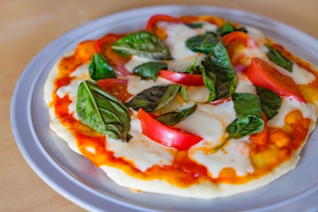 ピザのカロリー 糖質は高い 栄養素やダイエット効果は 太りにくい食べ方も紹介 ちそう
