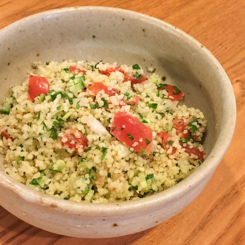 クスクスとは 味 原料やキヌアとの違いは 地域別の食べ方やレシピのおすすめも紹介 ちそう