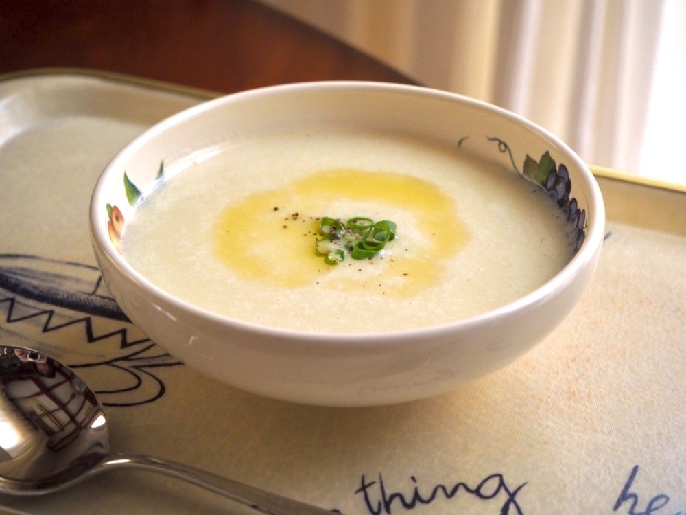 ポタージュとは 名前の意味は スープ シチューとの違いやレシピについても紹介 ちそう