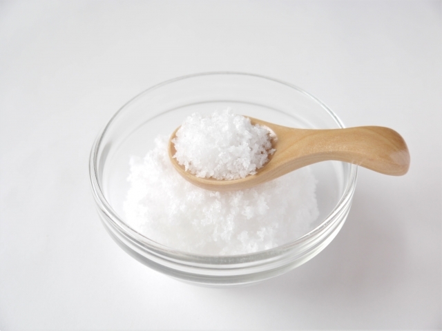 粗塩とは 岩塩 食塩と違いは 使い方 種類や市販商品のおすすめも紹介 ちそう