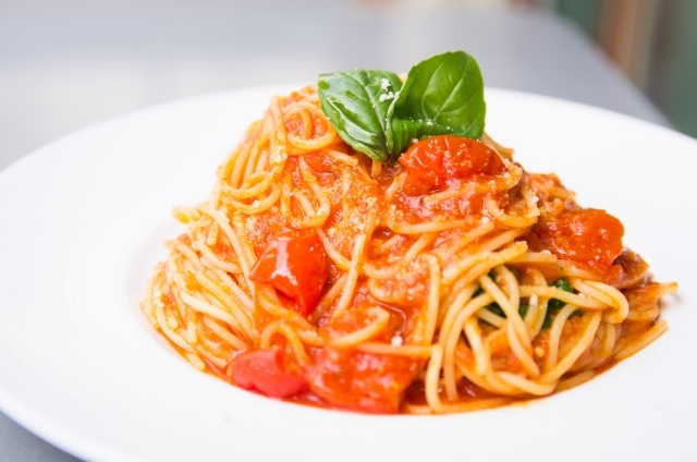 パスタの食べ方 マナーは イタリアはフォークだけでスプーンは使わないって本当 ちそう