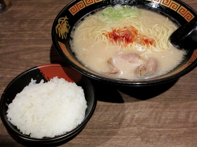 ラーメンライスとは カロリー 糖質が高くて太る うまい食べ方3選も紹介 ちそう