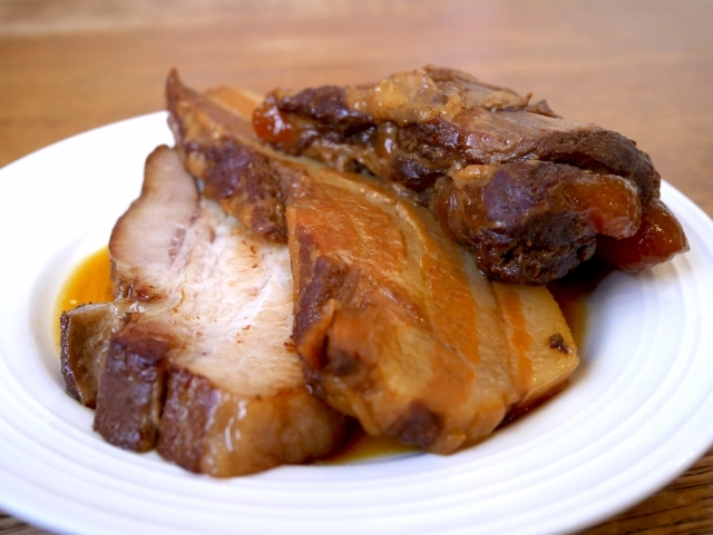 叉焼 チャーシュー と焼豚 煮豚の違いは 調理法や味は同じ 作り方 レシピも紹介 ちそう