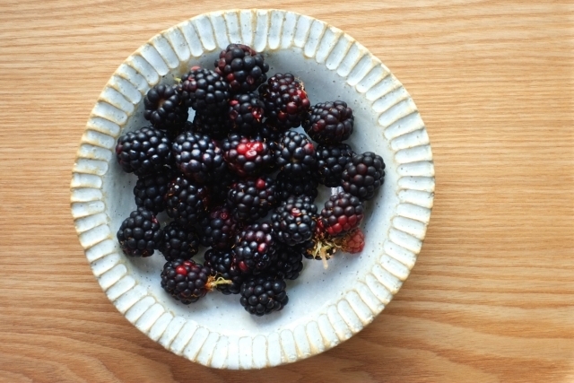 ブラックベリーの食べ方は 種はどうする 冷凍の仕方やジャムなど活用レシピを紹介 ちそう
