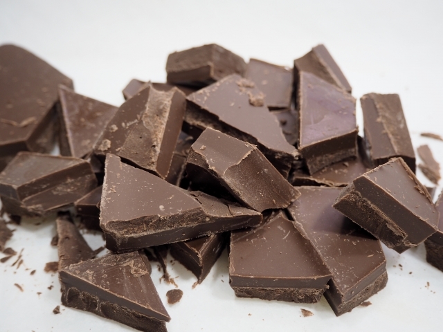 寝る前のチョコレートは睡眠 ダイエットに効果的 選び方 食べ方のコツを紹介 ちそう