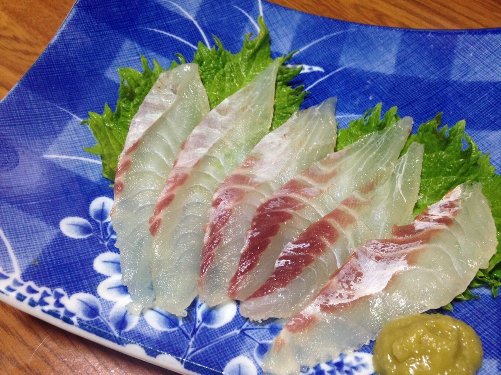 アイゴの食べ方は刺身が一番 味わいは さばき方や毒針の注意点も紹介 ちそう