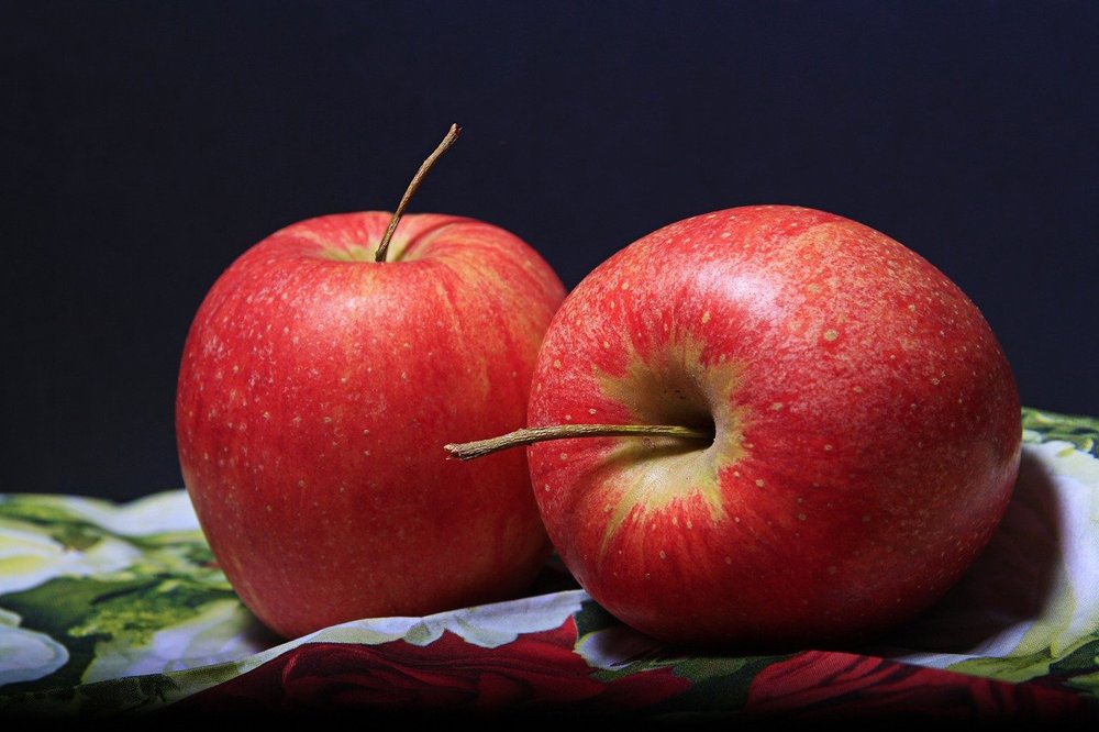 夜寝る前にりんごを食べるのはだめ 太るの ダイエット向きな食べ方を紹介 ちそう