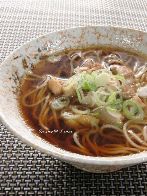 そばの賞味期限切れはいつまで食べられる 生麺は短い 腐った時の見分け方も紹介 ちそう