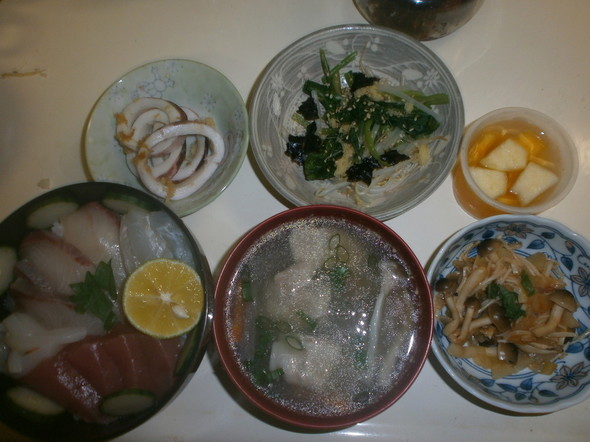 海鮮丼に合う献立レシピ17選 副菜などおかずや付け合わせのおすすめを紹介 ちそう