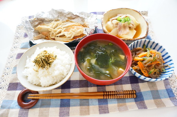 鮭のホイル焼きに合う献立レシピ選 副菜などおかずや付け合わせのおすすめを紹介 ちそう