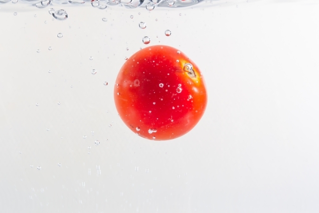 ミニトマトの皮むき方法は 冷凍 レンジ 湯むきで簡単 レシピのおすすめも紹介 ちそう