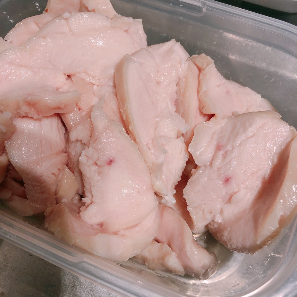 鶏ハムがピンク色でも大丈夫 食中毒を防ぐ生焼けの見分け方や調理法を紹介 ちそう