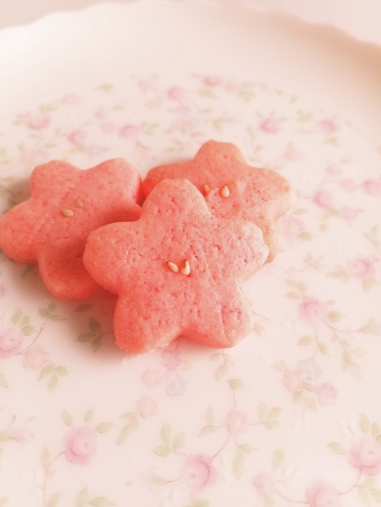 食紅の使い方 クッキー 生クリームなど 量や着色のコツを紹介 ちそう