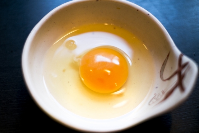 卵かけご飯 生卵は何歳から大丈夫 アレルギーや安全な与え方についても紹介 ちそう