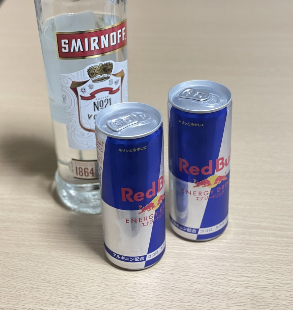 レッドブルウォッカとは 度数や作り方 割合は 飲み過ぎは危険で要注意 ちそう