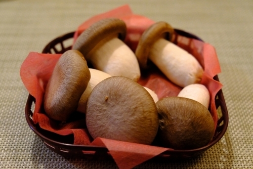 しめじの栄養素と効能は？冷凍で倍増？成分を逃さない調理法・レシピも紹介！| ちそう