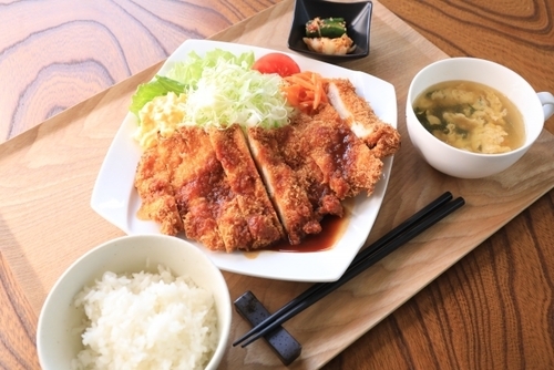 とんかつに合う献立のおかず20選！副菜・付け合わせなどもう一品のおすすめをレシピで紹介！ ちそう