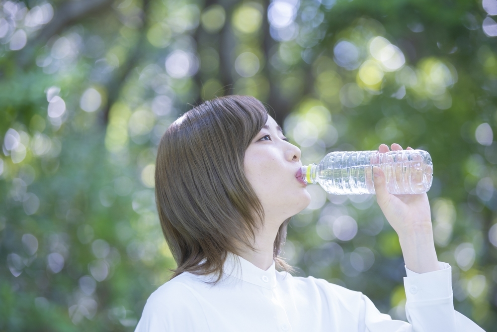 ストア 口紅 ペットボトル 飲み方