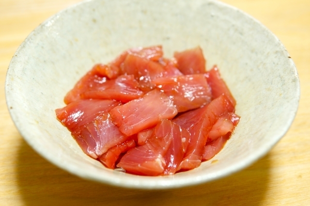 マグロ漬けの めんつゆ で簡単な作り方 タレ ごま油のアレンジが人気 ちそう