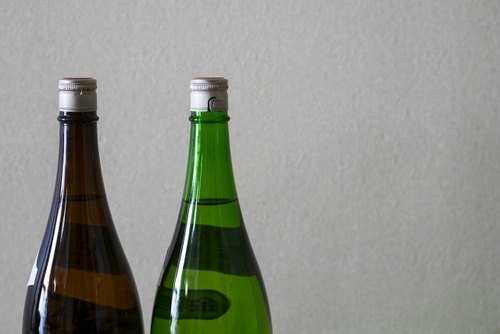 日本酒一升瓶のサイズや高さ・重さは?飲み干すまでの目安は?| ちそう